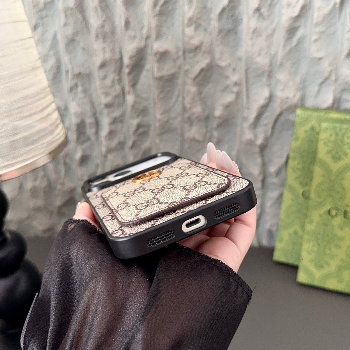 Luxury Magnetic Cardholder Signature Case - iPhone 12-18 Pro & Pro Max