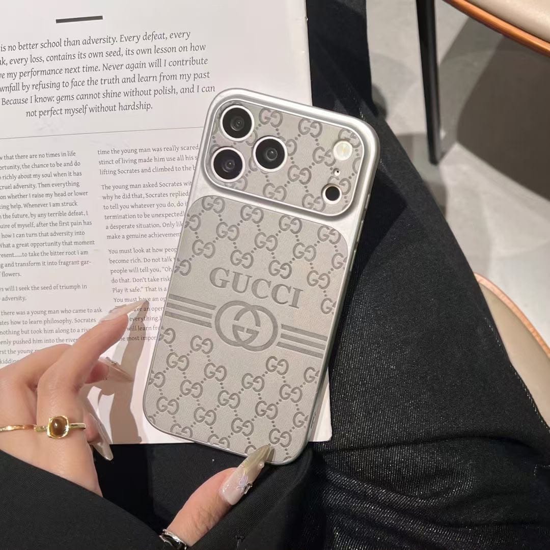 Luxury Classic Embossed Pattern Case - iPhone 12-18 Pro & Pro Max