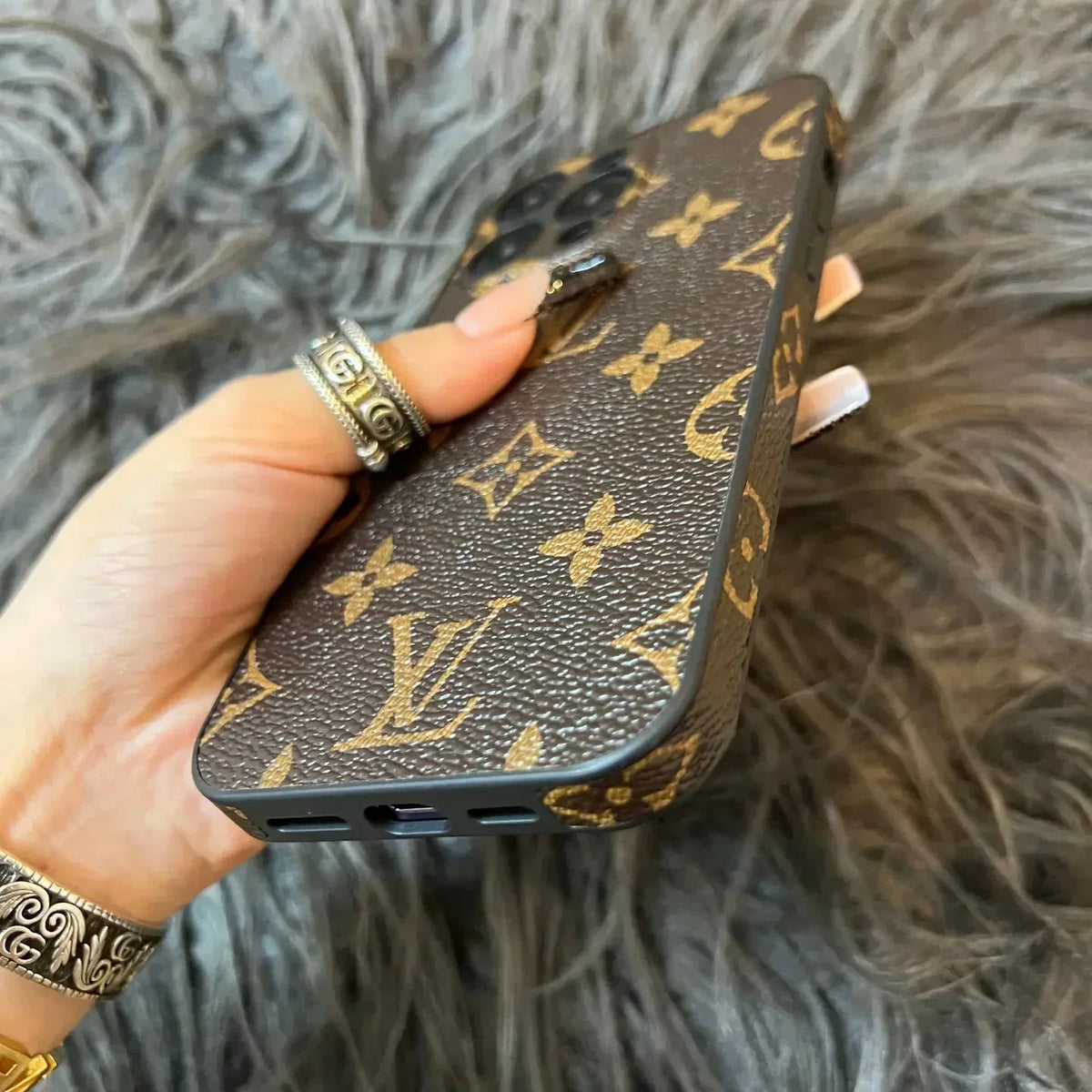 TRADITIONAL LOVE IPHONE CASE WITH CAMERA PROTECTION theroxymob